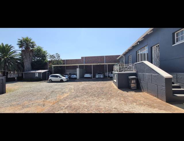 200M² OFFICE TO LET IN KRUGERSDORP CENTRAL